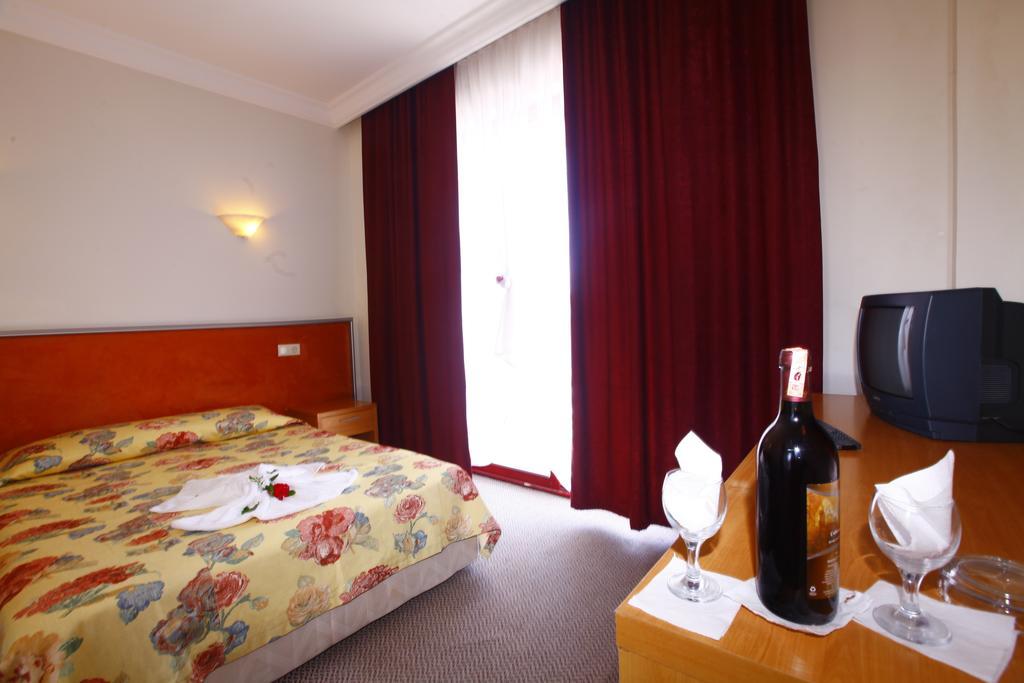 Club Mira Hotel