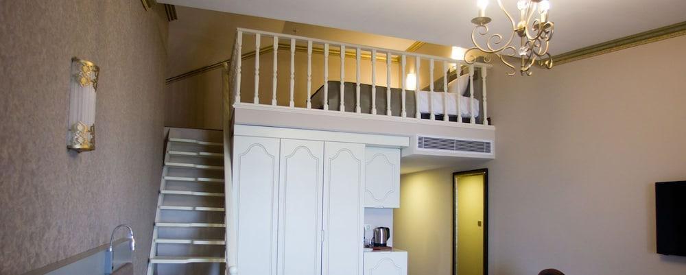 Babillon & Restaurant 5*
