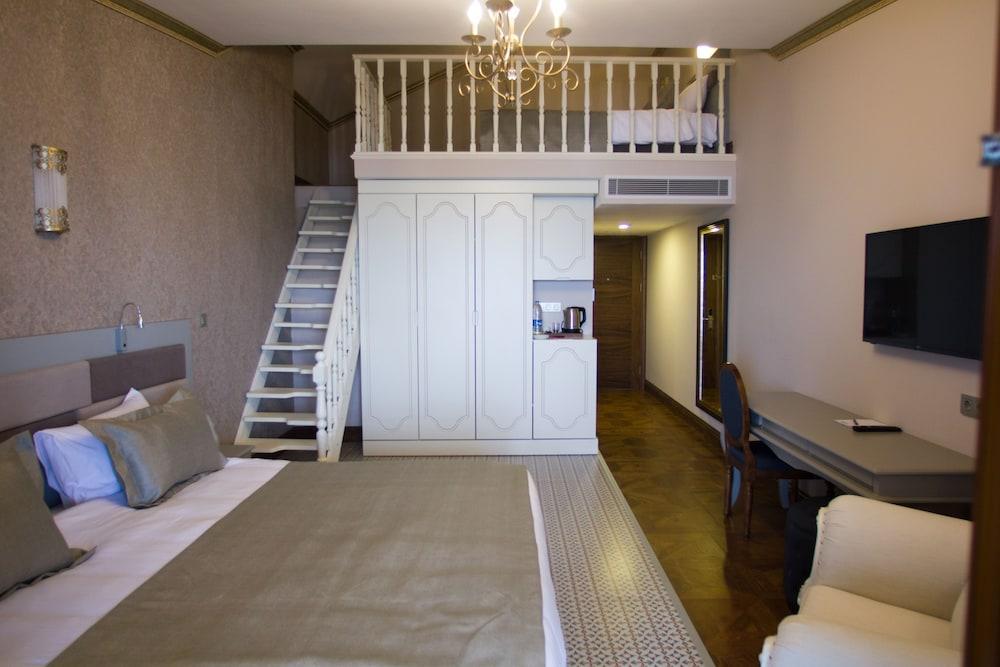 Babillon & Restaurant Hotel