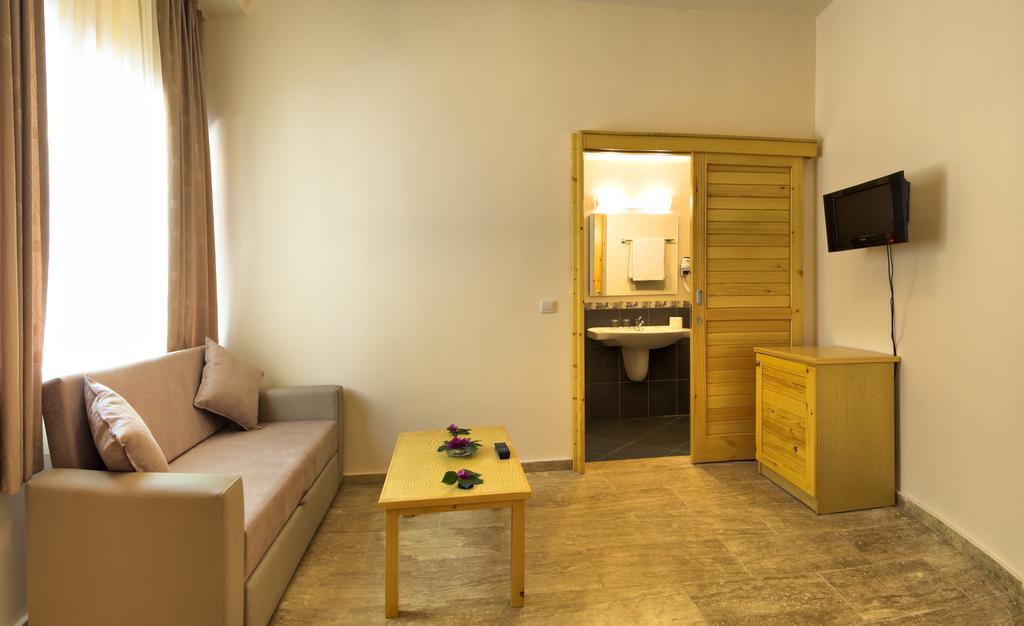 Ora Holiday Village Resort