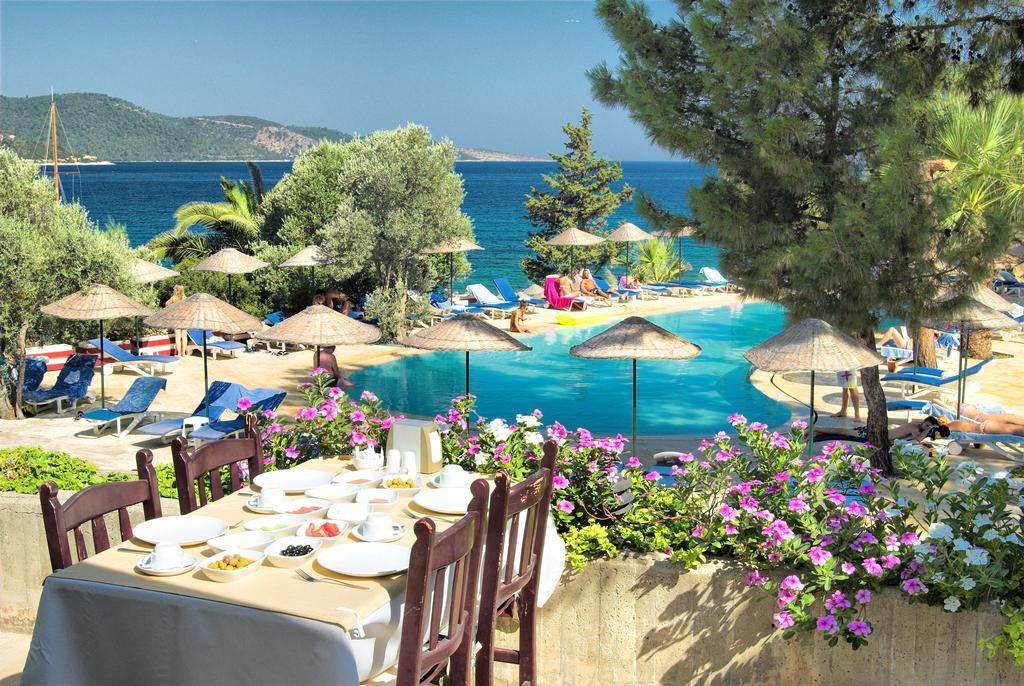 Ora Holiday Village 4*