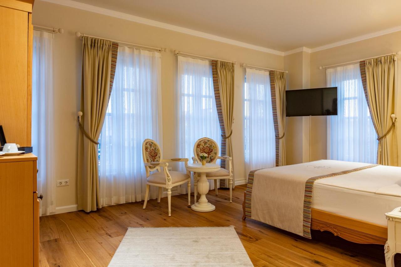 Rasim - Adults Only * Cesme
