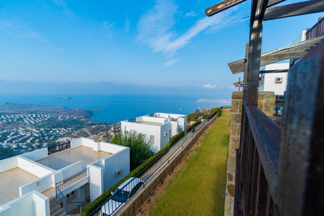 Grand Sea View Aparts *