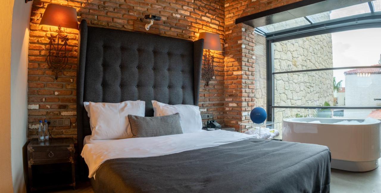 Pop Hotel