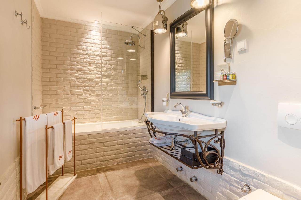 Port Ladera - Adult Only Hotel