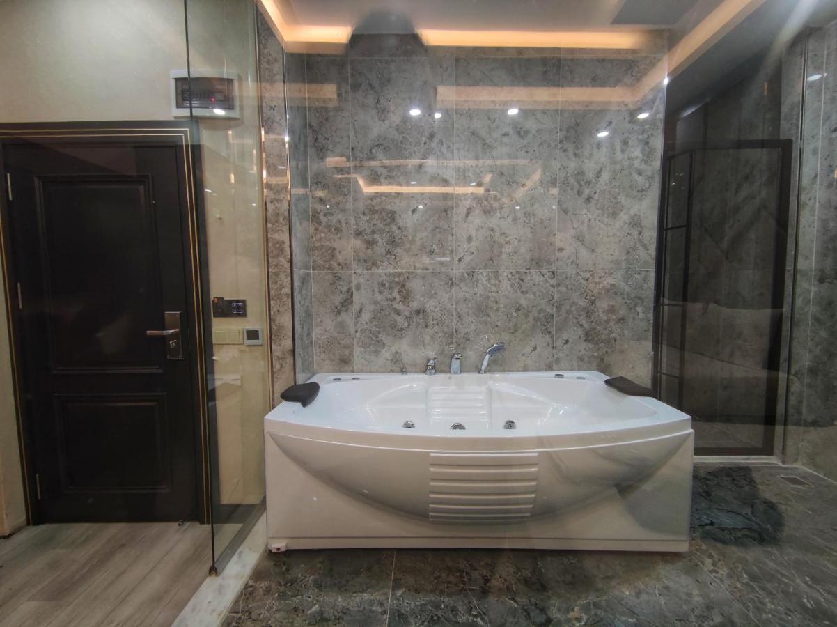 The Golden Pera's & Hotel 3*