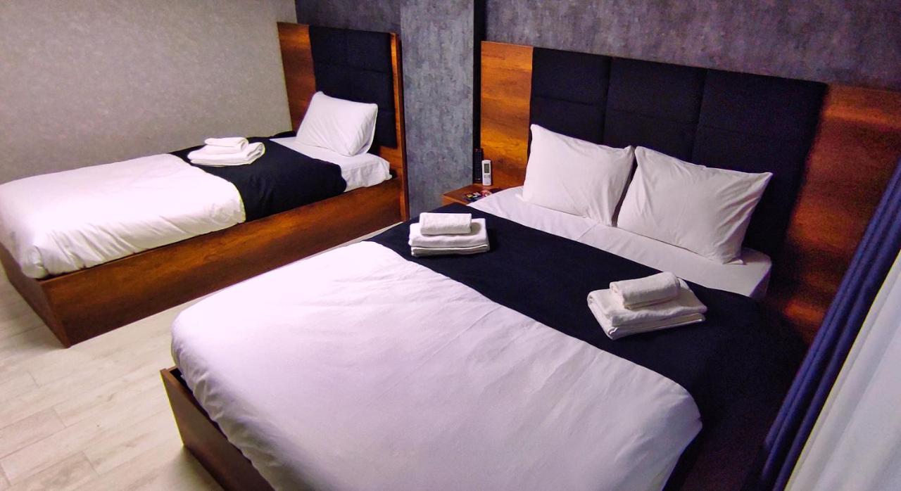 Hotel Acar Airport *