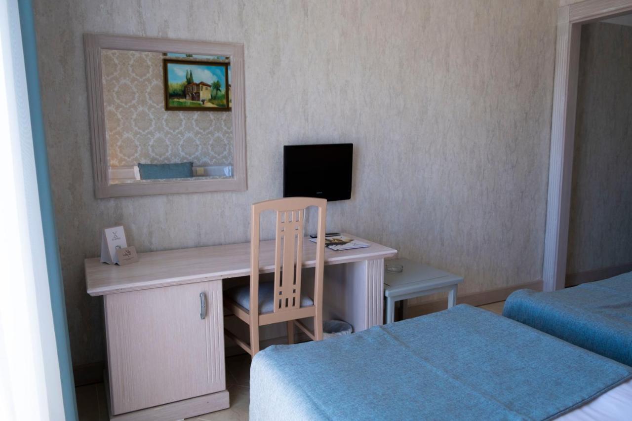 X Life 15 - Adult Hotel 5*