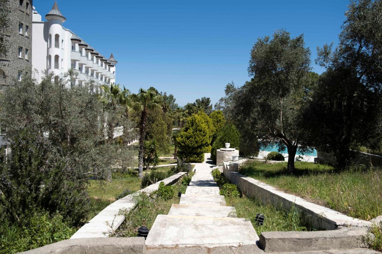 X Life 15 - Adult Hotel 5*
