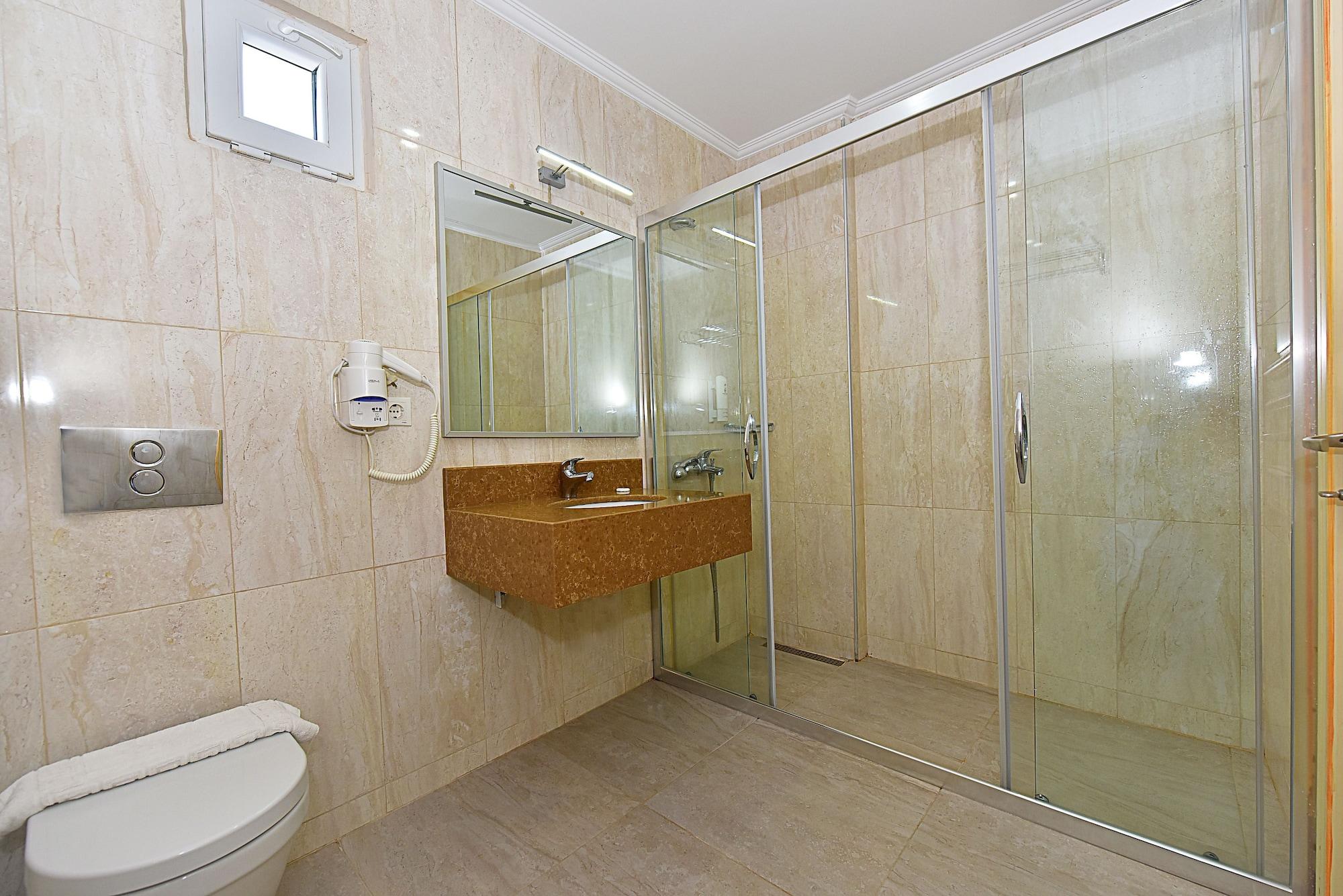 Tropicana Hotel 3*