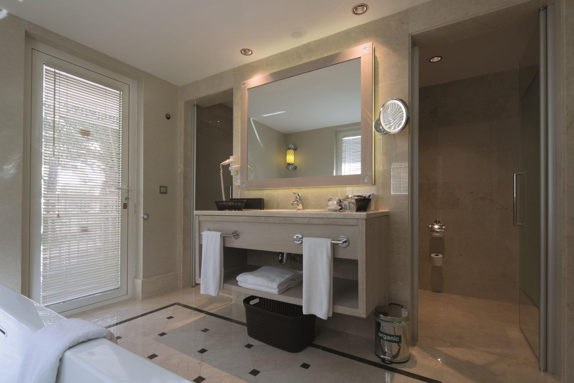 Gural Premier 5*