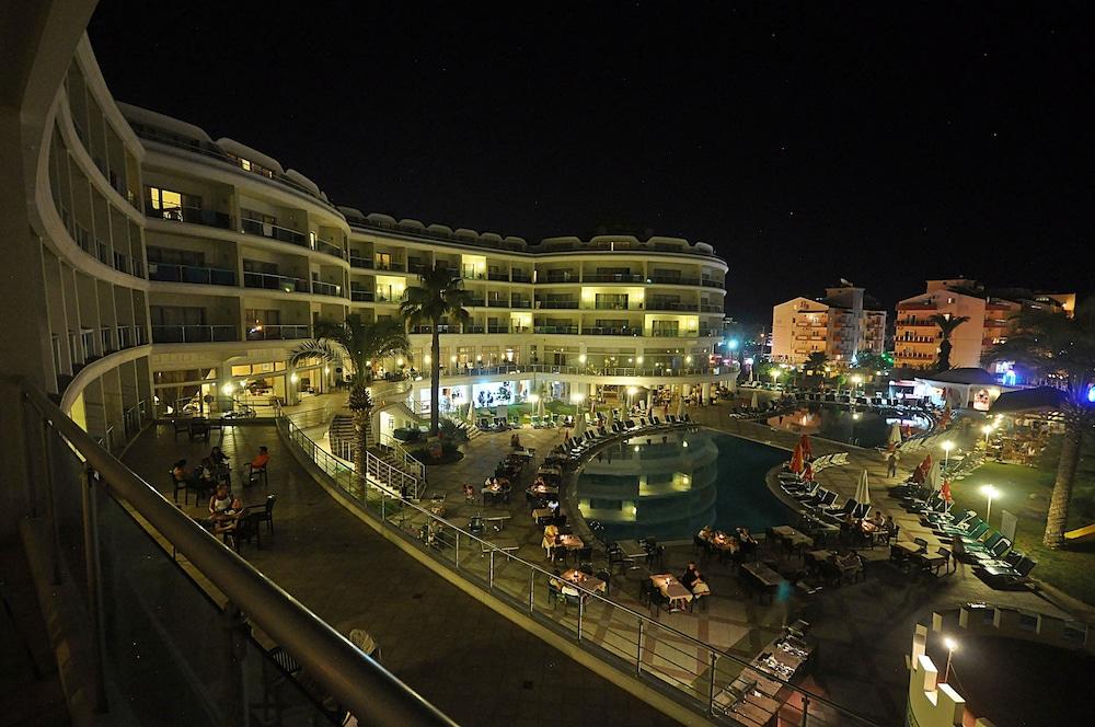 Hotel Pineta Park Deluxe