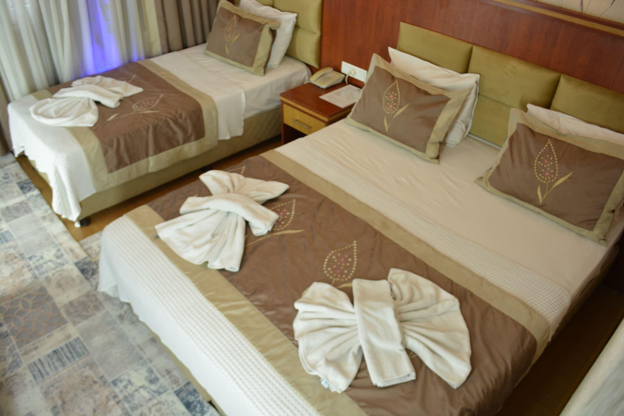 Hermanos Hotel 3*