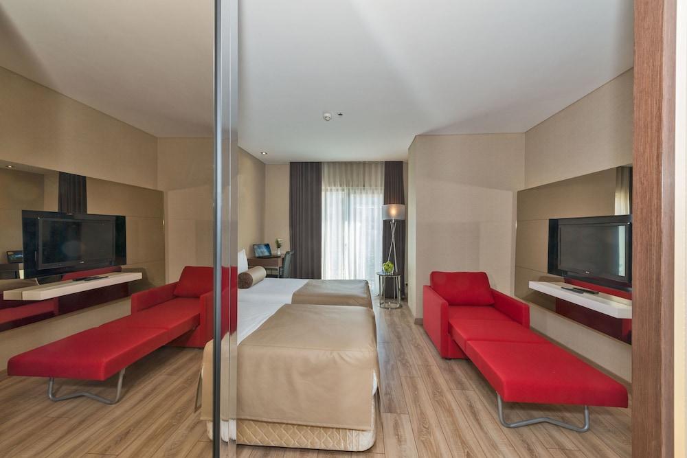 Hotel Dora 4*