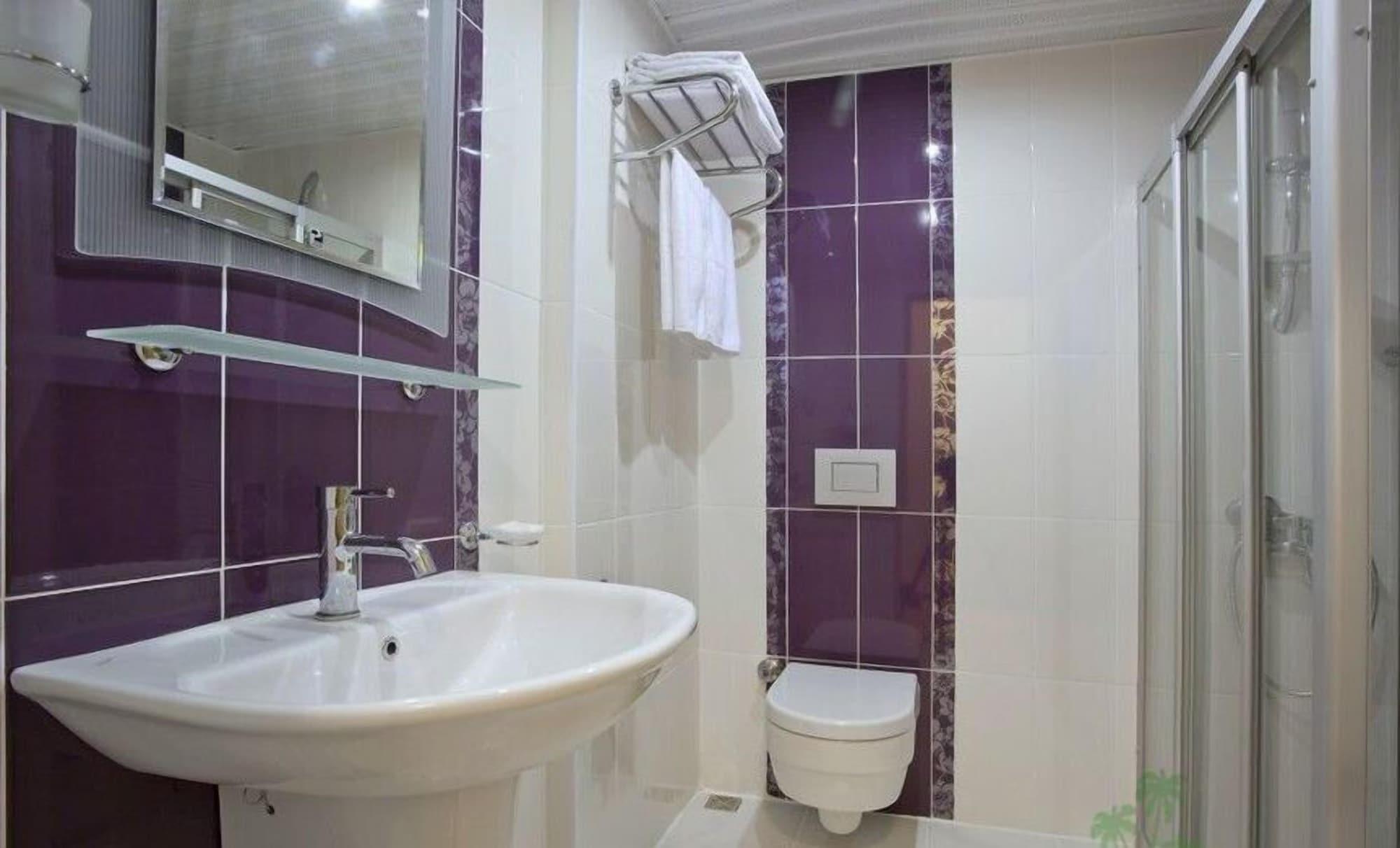 Hotel Azak 3*