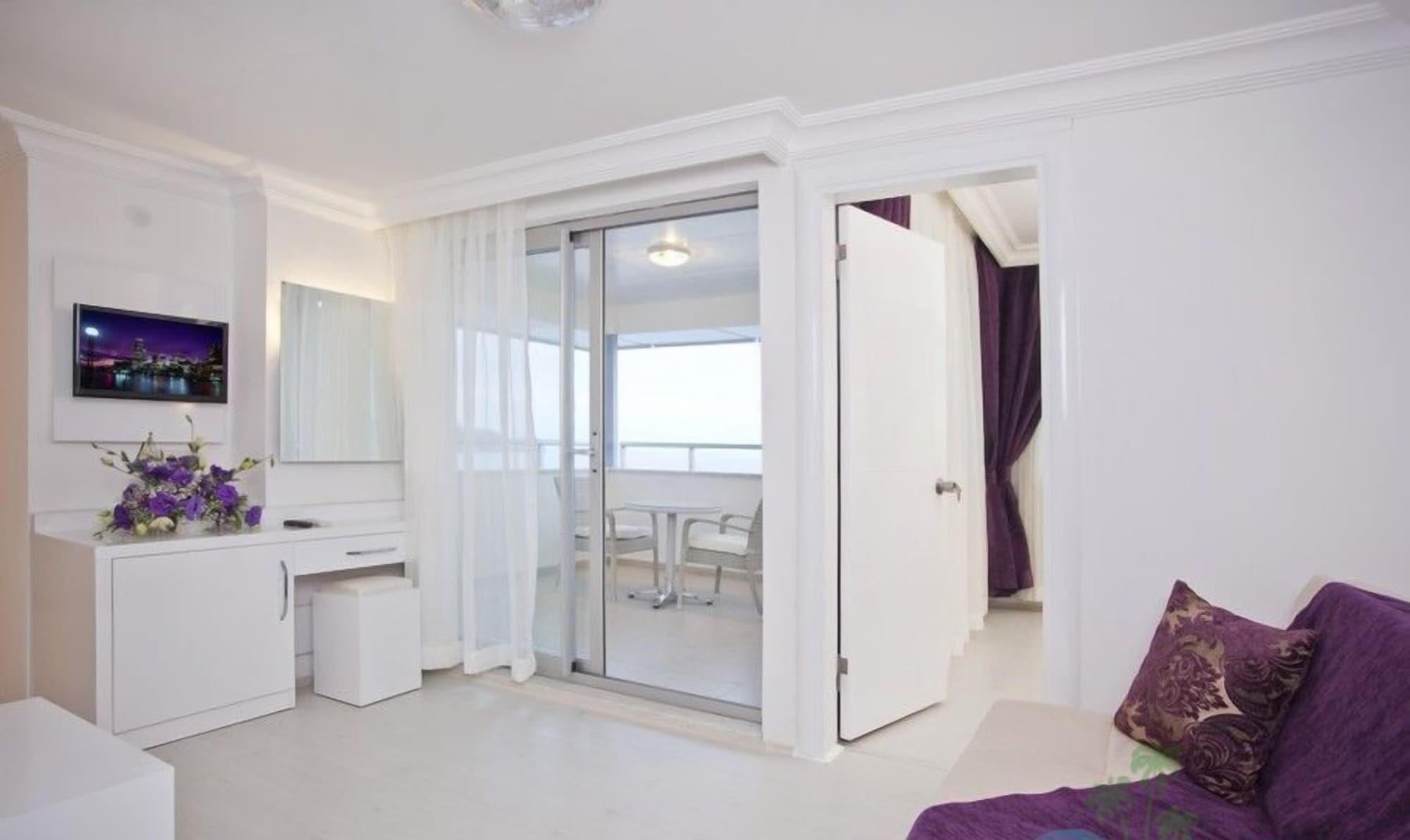 Hotel Azak 3*