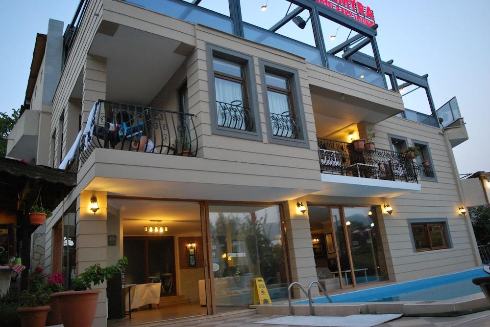 Palmyra Hotel