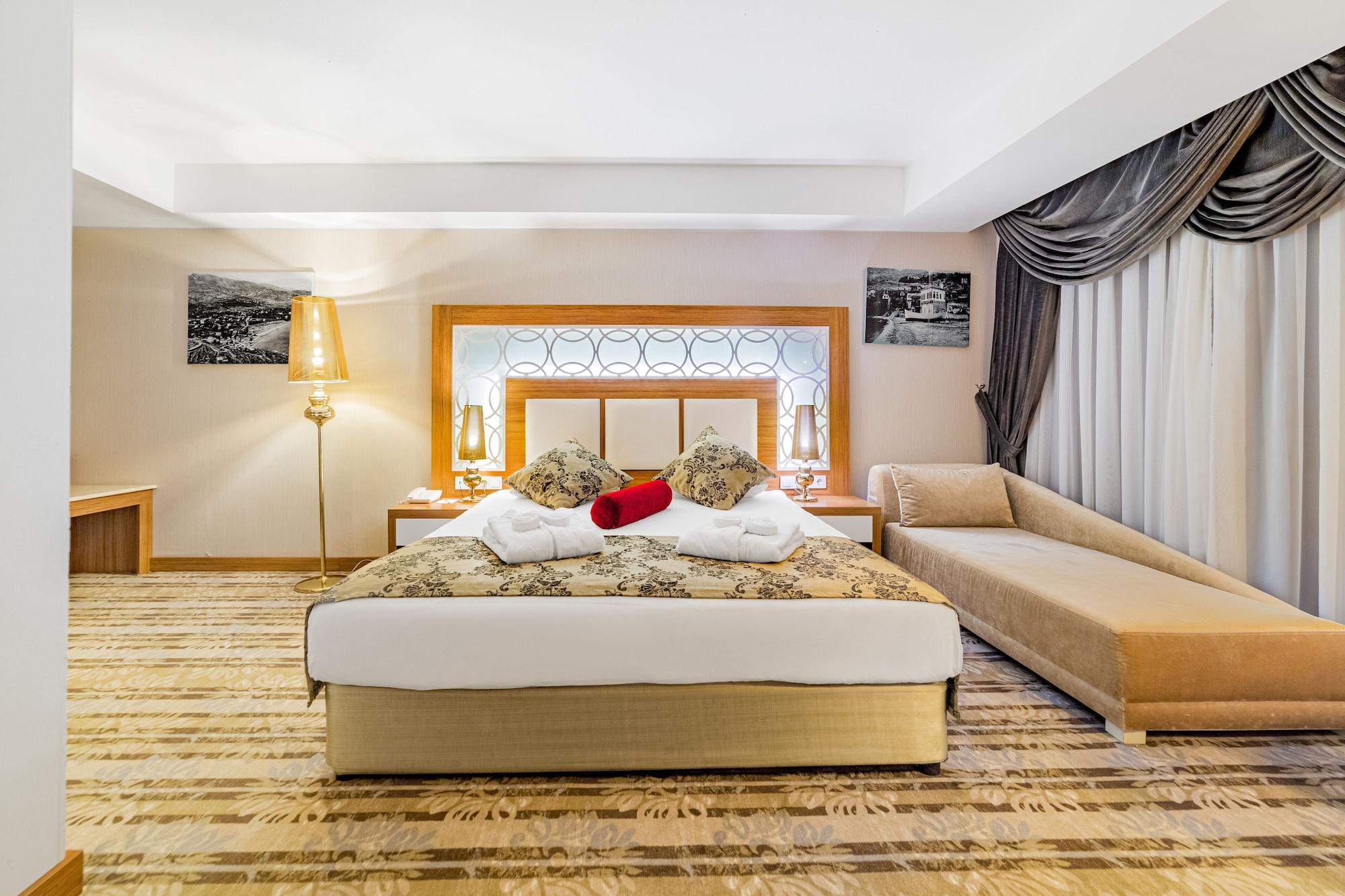 Justiniano Deluxe Hotel 5*