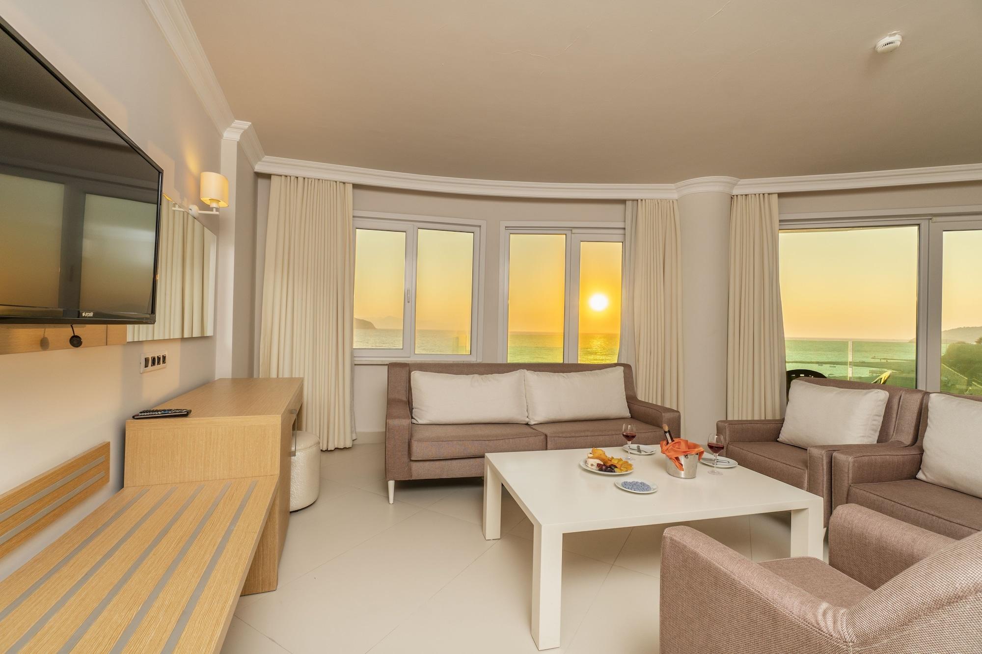 Dragut Point South Resort 4*