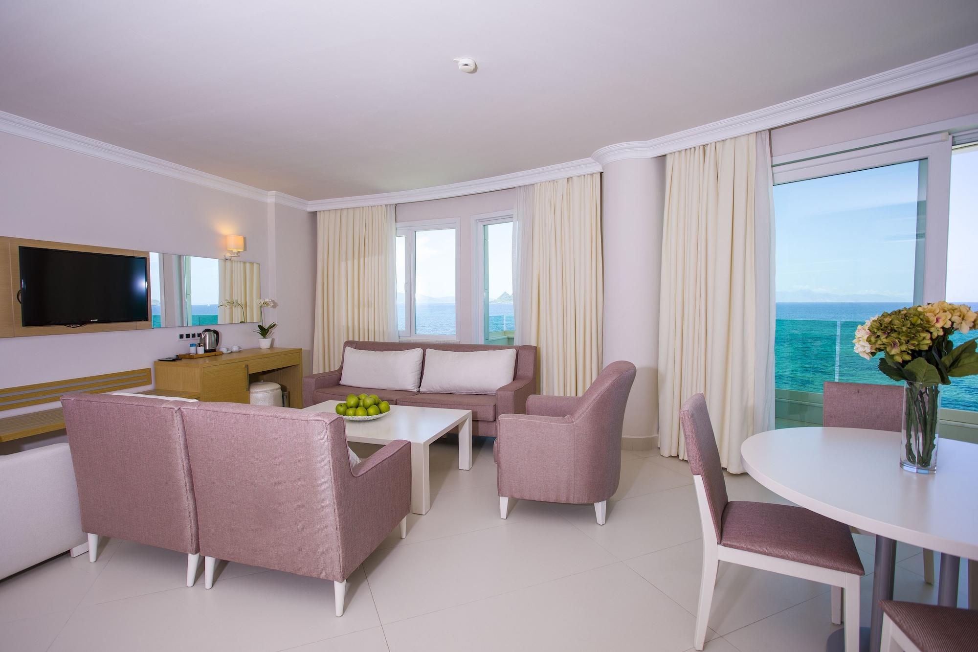 Resort Dragut Point South