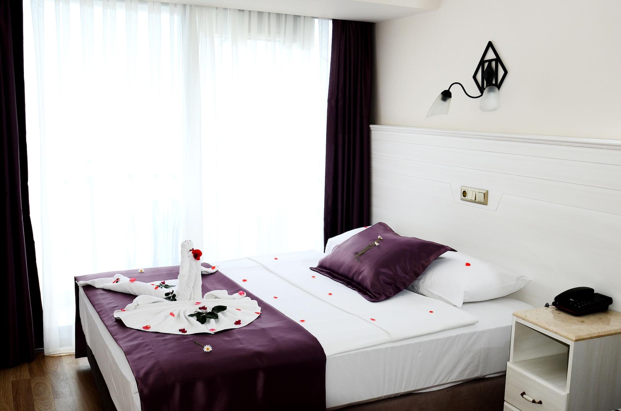 By Karaaslan Hotel Kusadasi