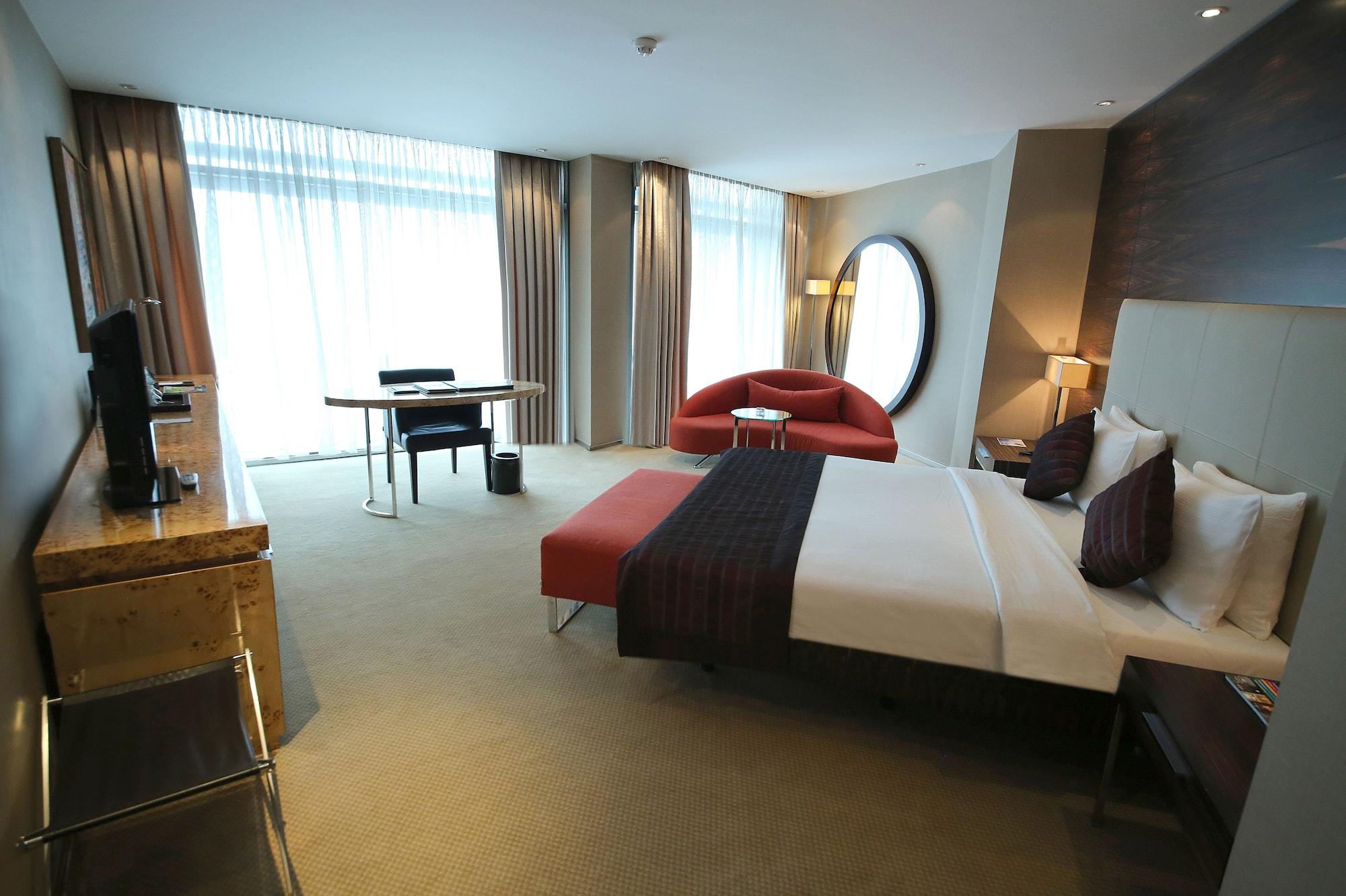 Grand Convention Center Hotel