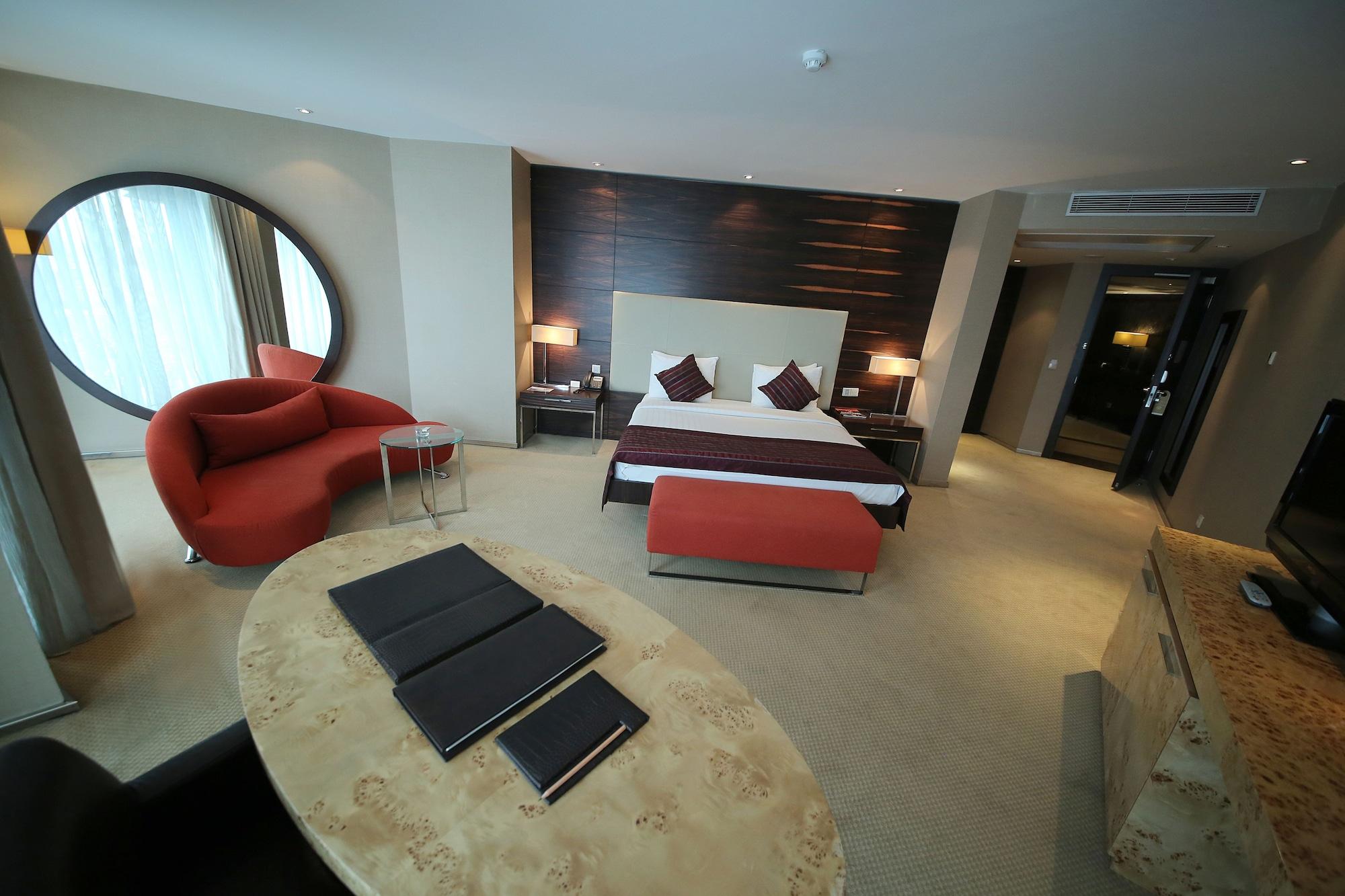 Grand Convention Center Hotel 5*