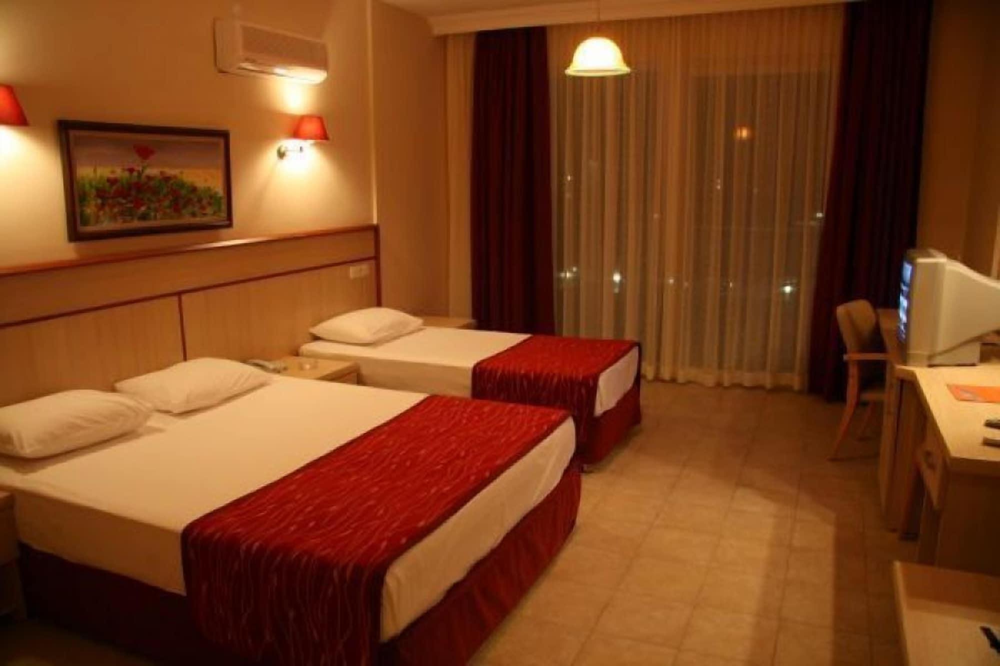 Hotel Calipso Beach 4*