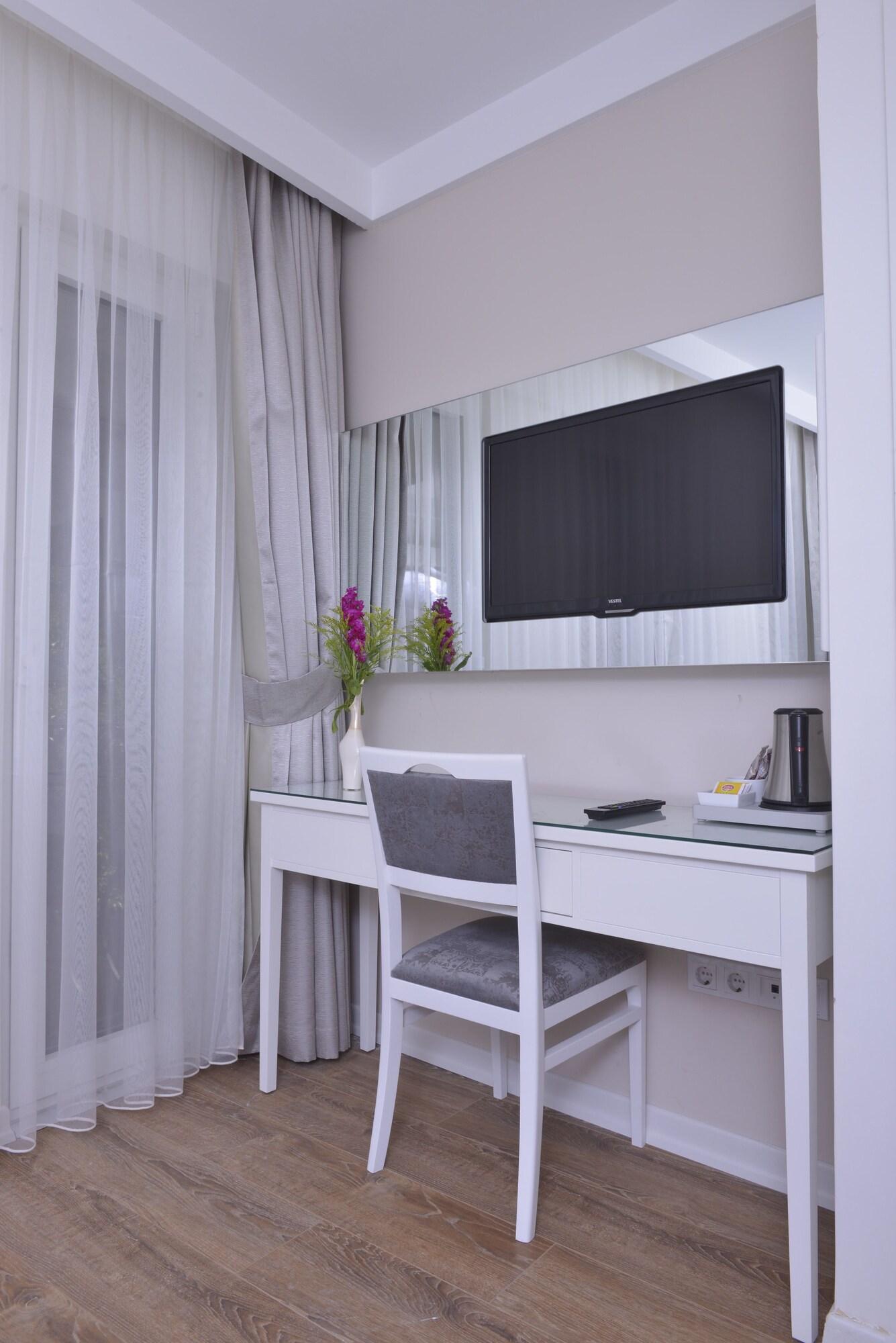 Hotel (adults Only) 3*