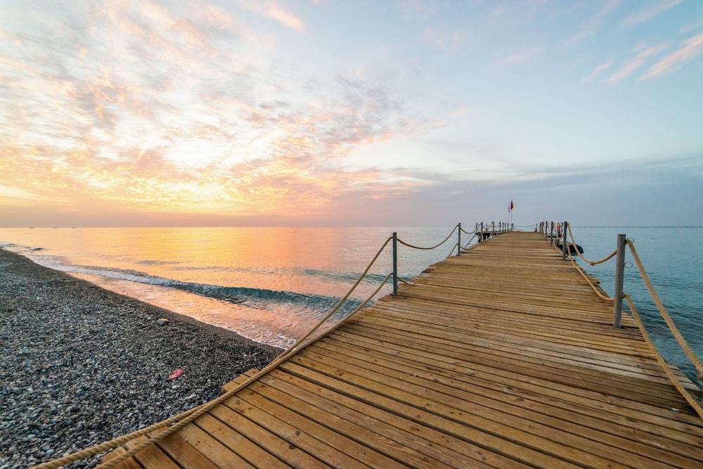 Labada Beach Camyuva