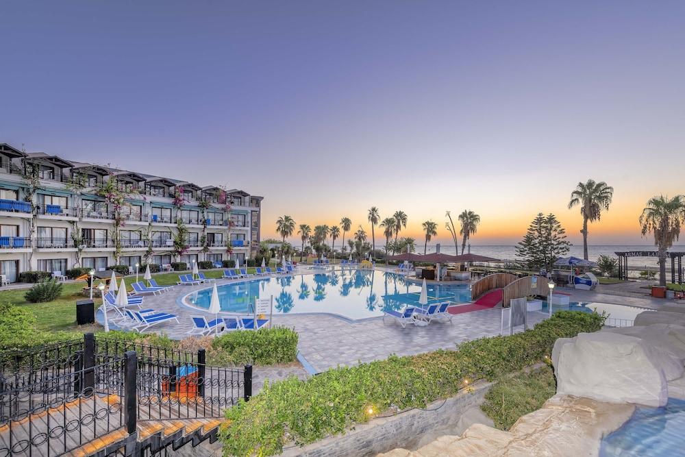 Labada Beach 5* Camyuva