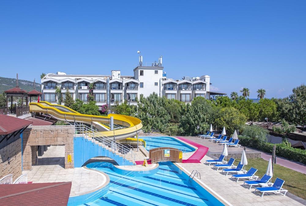 Labada Beach 5*
