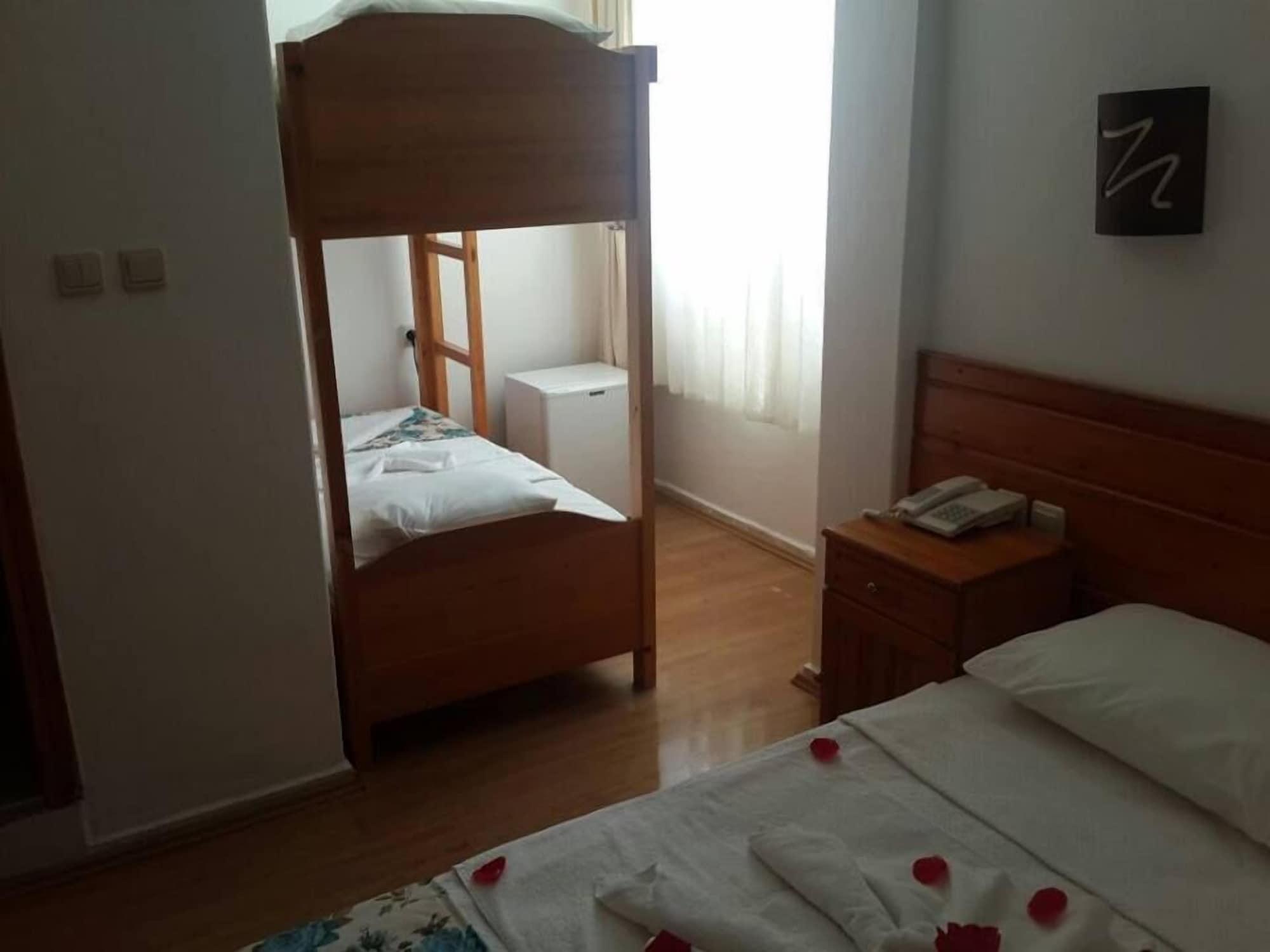 Hotel Chronos