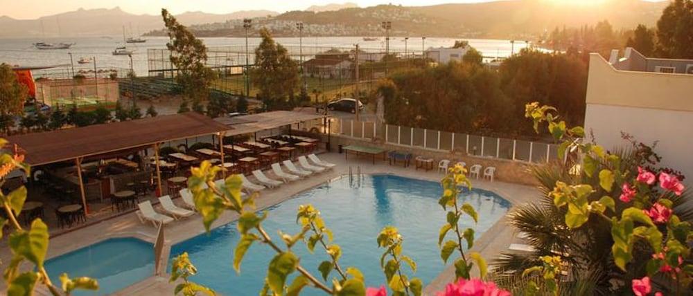Hotel Chronos 3*