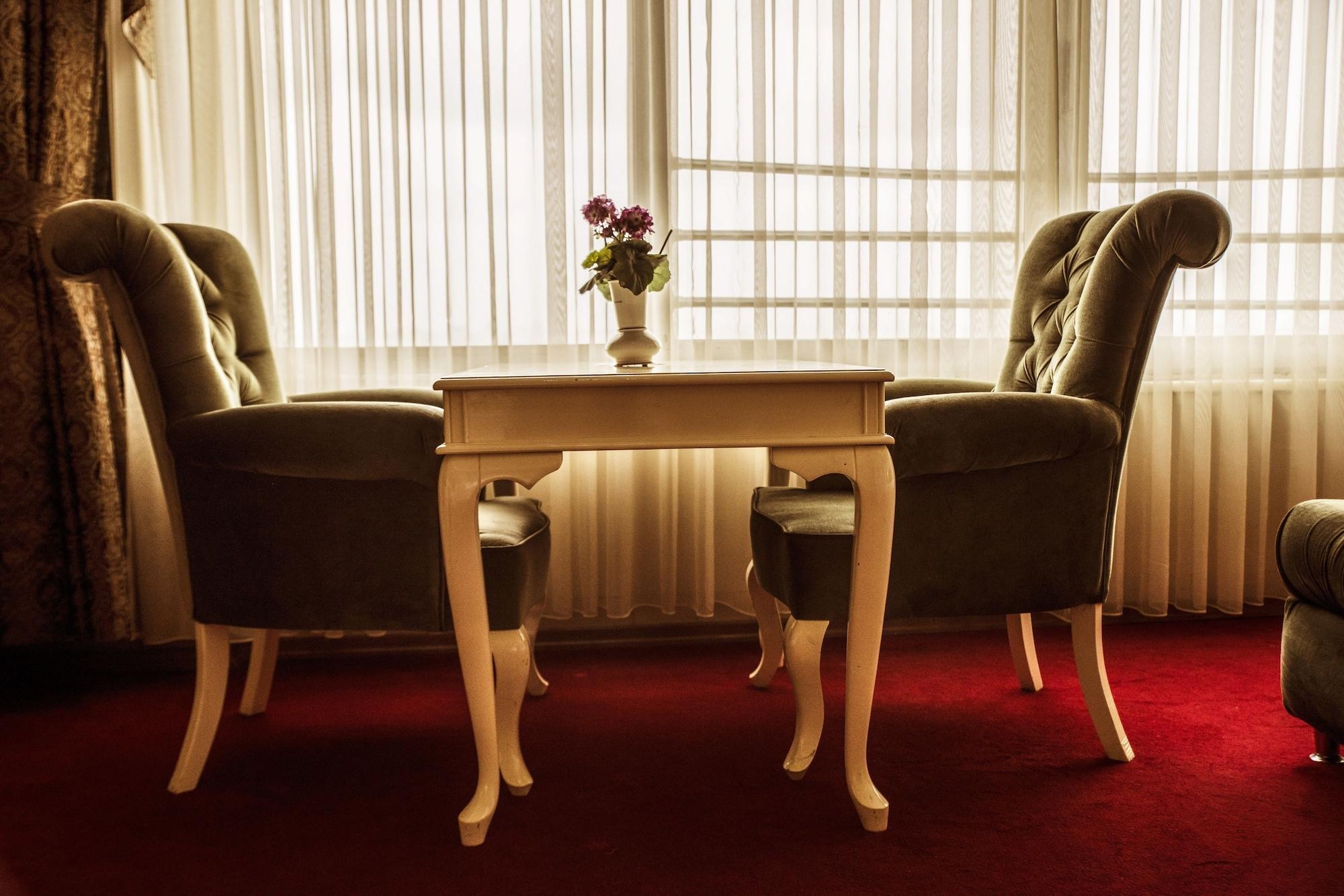Hotel Elan Pera 3*