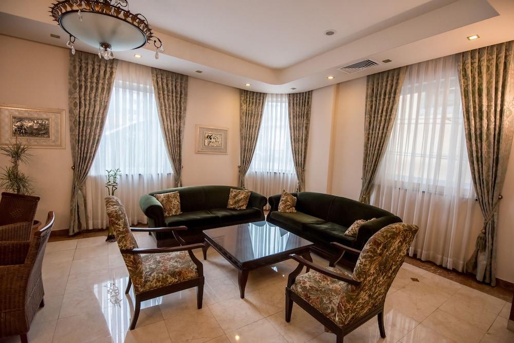 Usta Park Hotel 4*