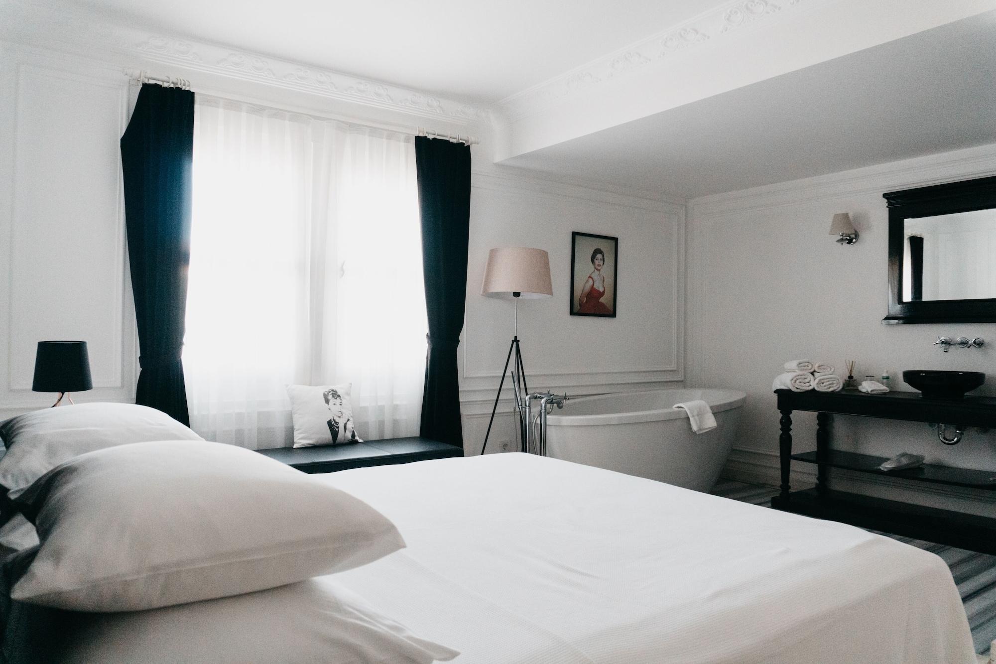 Vintage Hotel
