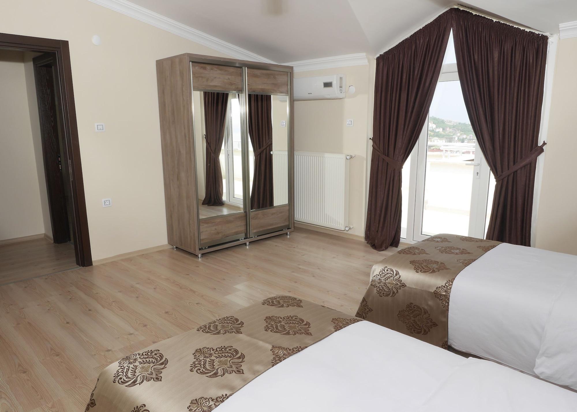 Aparthotel Royal Life
