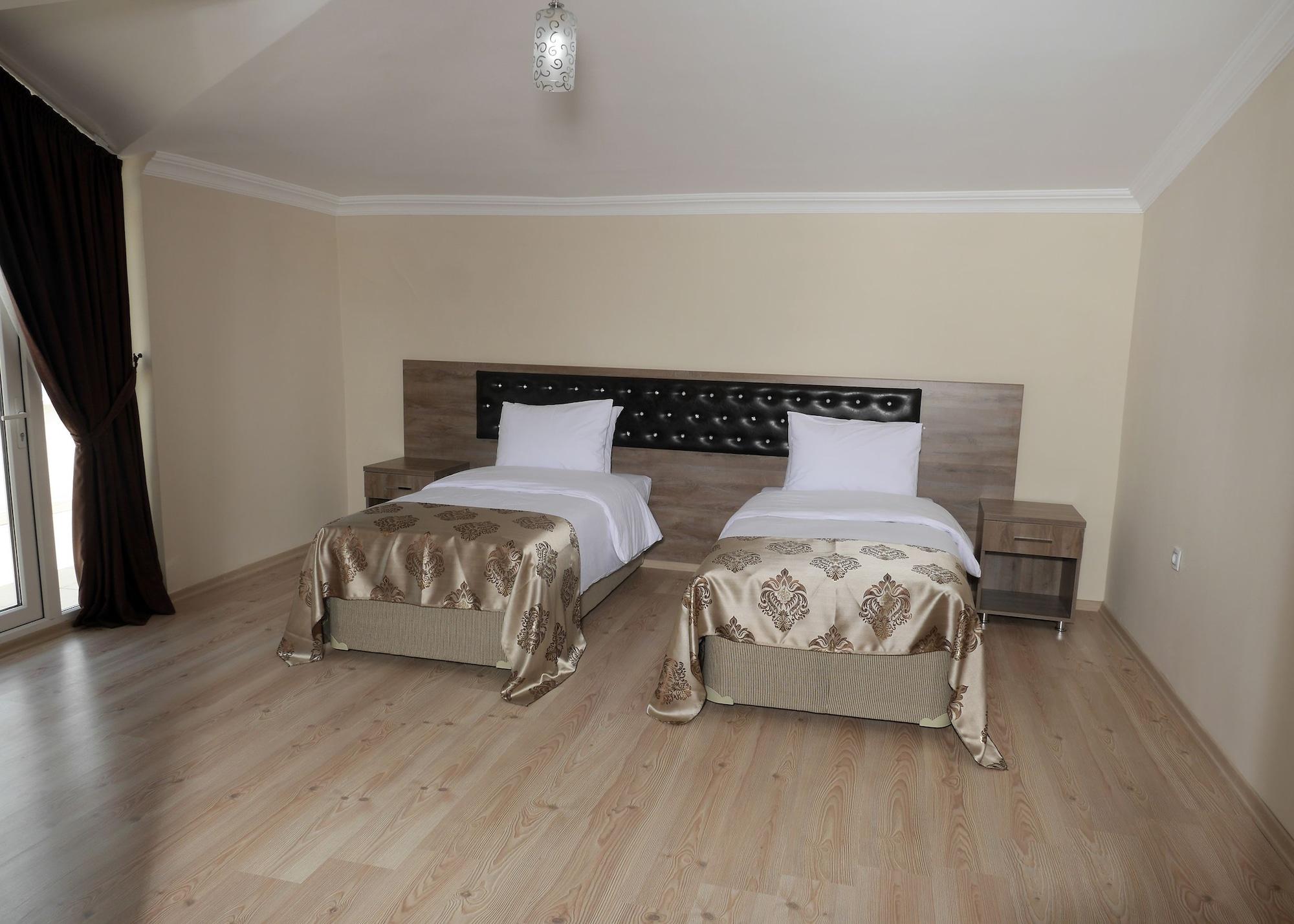 Royal Life Aparthotel 2*