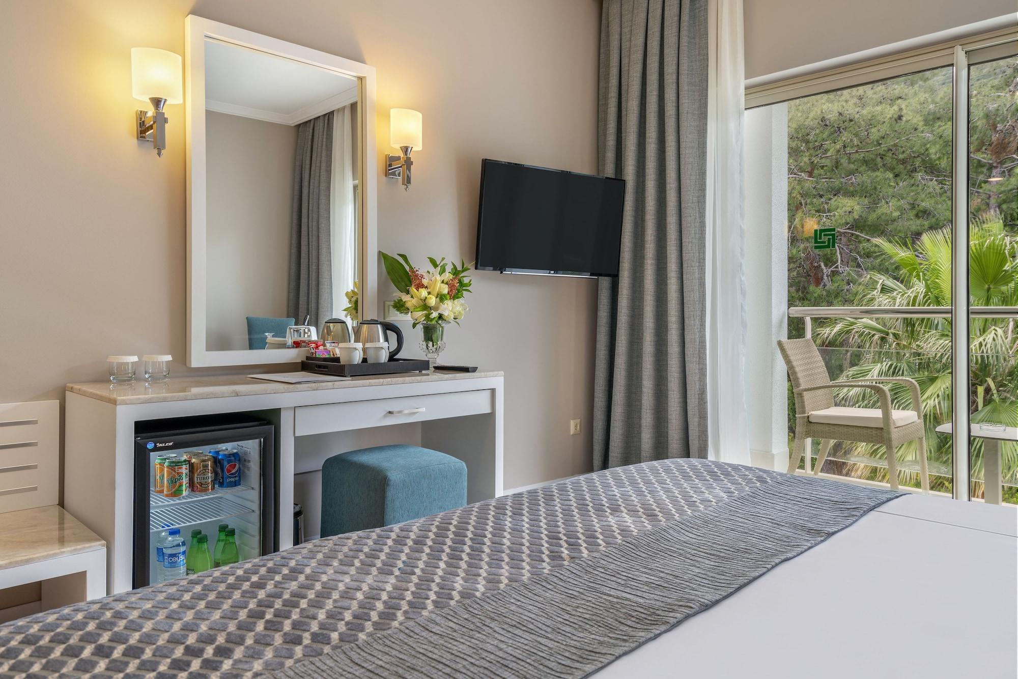 Resort Corendon Playa Kemer 5*