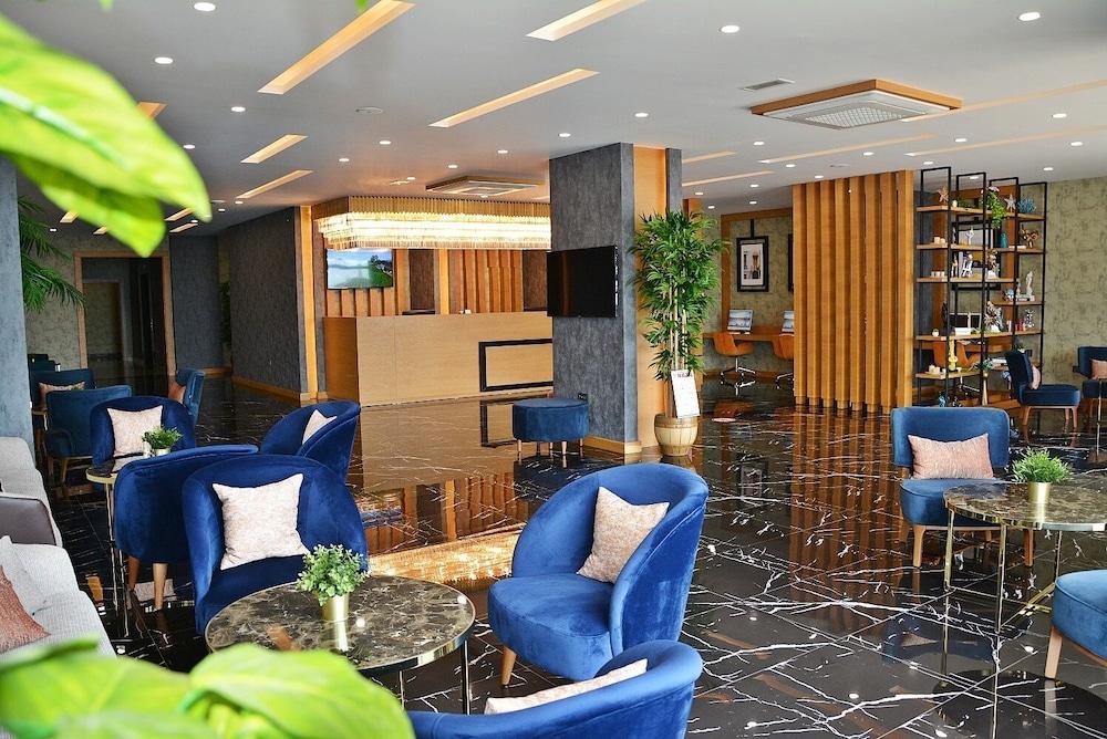 Aparthotel 61 Park 3*