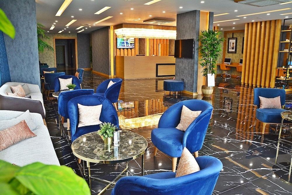 61 Park Aparthotel 3*