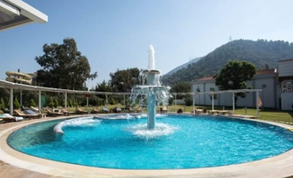 Hotel Balcova Termal 4*