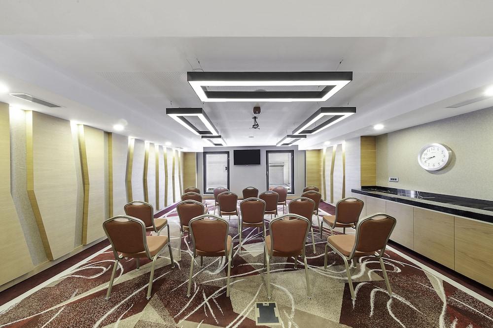 Park Dedeman Hotel