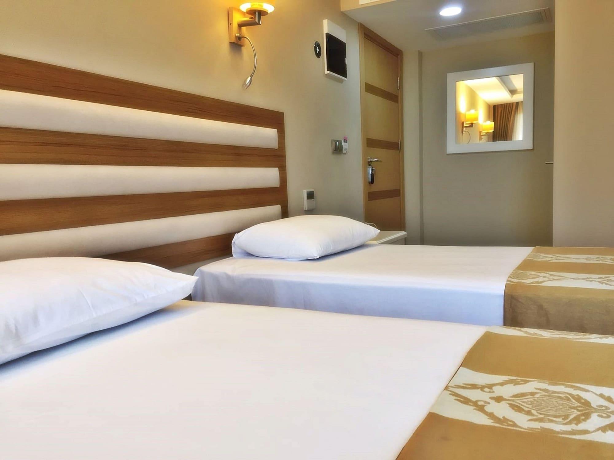 Hotel Feza 3*