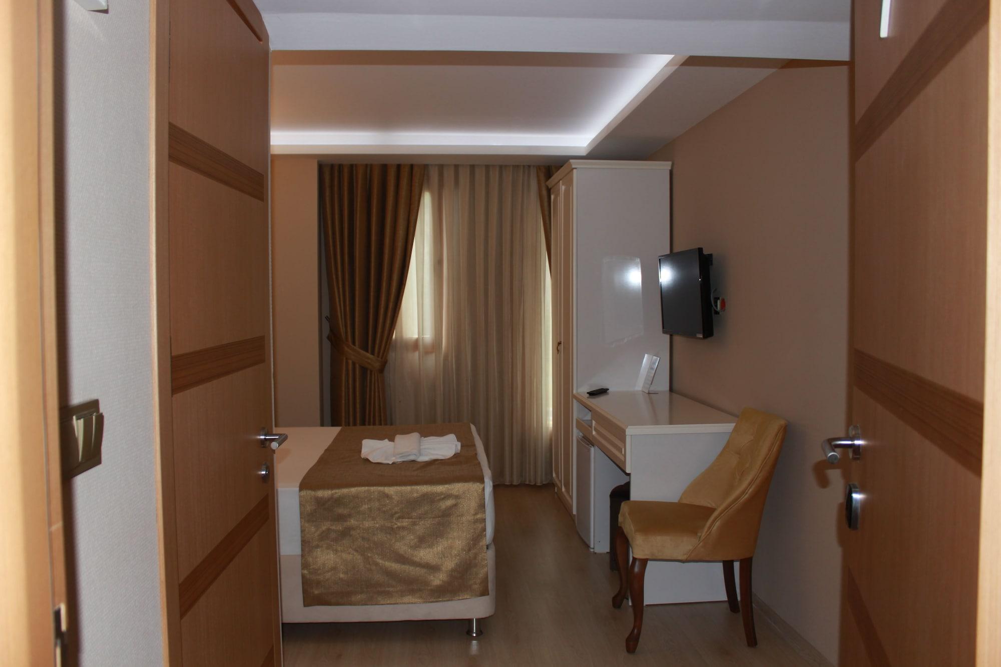 Feza Hotel 3*
