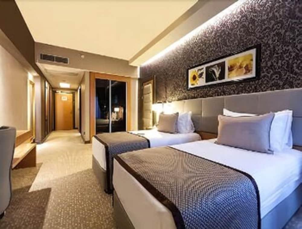 Ramada Plaza By Wyndham Izmit Hotel 5*