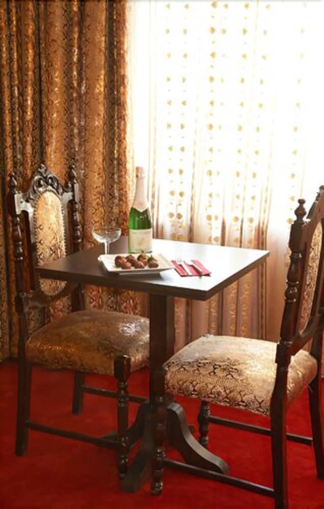 Grand De Londres Hotel 4*