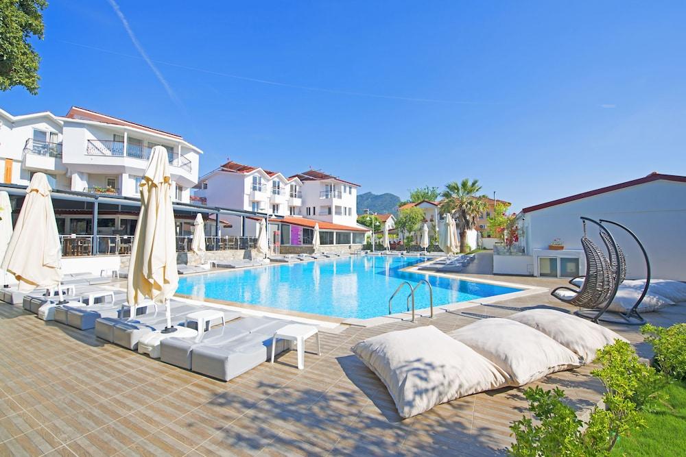 Hotel Grand Emir & 3*
