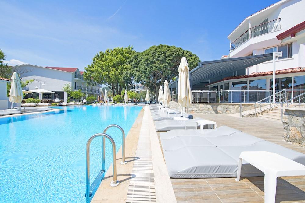 Grand Emir & Hotel 3*